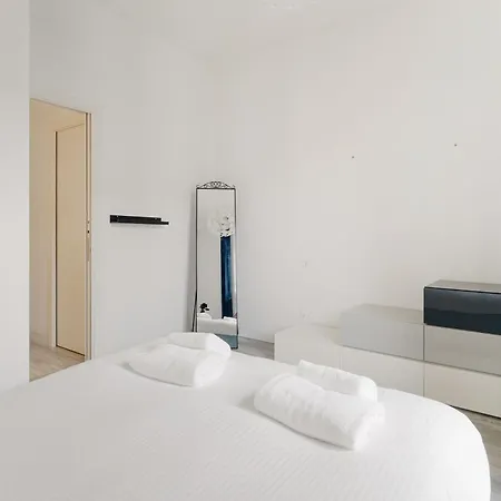 Guesthost - Mm5 Isola Bright