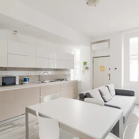 Guesthost - Mm5 Isola Bright *